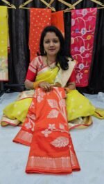 RW Mango Silk Saree with Allover Cross Creeper Design and Rich Pallu