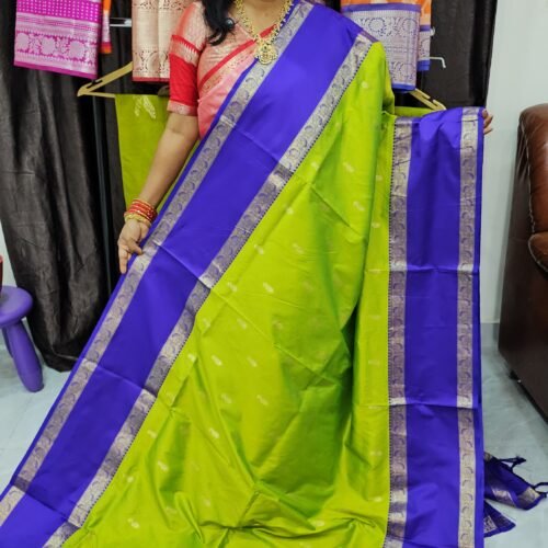 Green Kanchi Gadwal Saree with Contrast Gab Border, Butties & Grand Pallu – KG2071