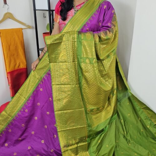 Vintage Gadwal Small Checks Saree Code GCG3 purple magenta body with green zari border full view