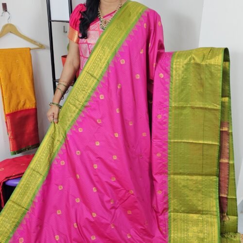 Vintage Gadwal Small Checks Saree Code GCG1 in pink with green border and grand zari pallu