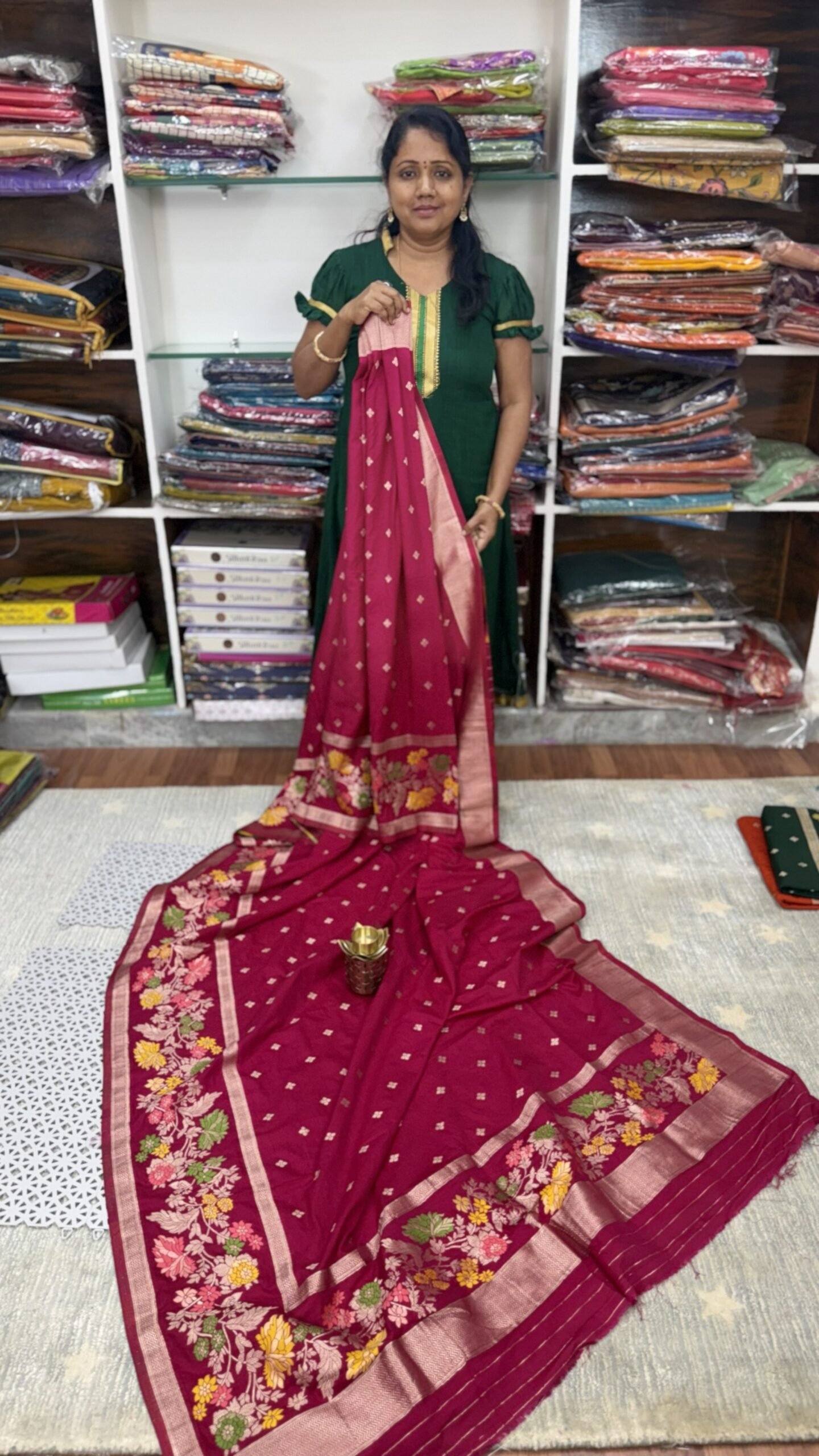 rani-pink-banarasi-kaddi-georgette-saree-meena-border-mbkg8802.jpg Close-up of Rani Pink Banarasi Kaddi Georgette Saree with Meena Weaving Border